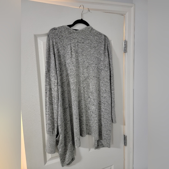 GARAGE super soft knit cartegan - Picture 2 of 2